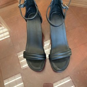 Kenneth Cole Reaction Cake Icing Wedge 